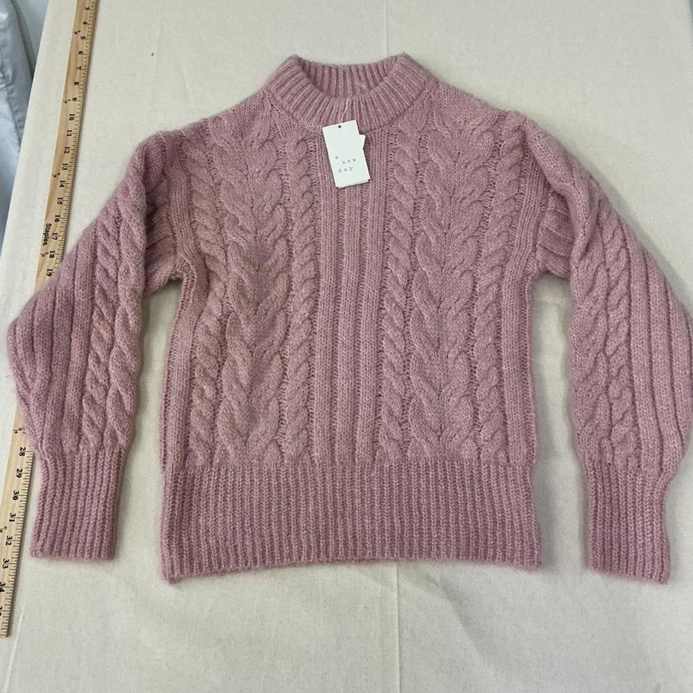 A‎ New Day pink cable knit sweater